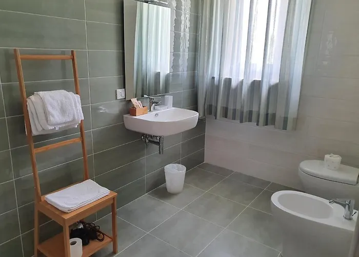 Da Nonna Lucia לינה וארוחת בוקר Roccascalegna