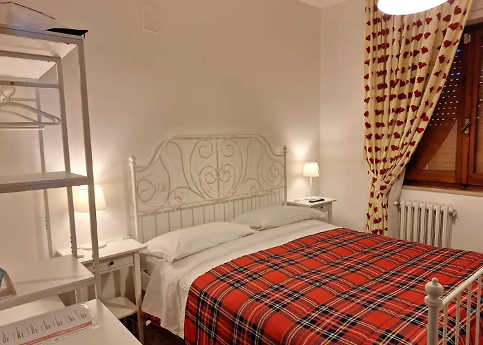 Da Nonna Lucia לינה וארוחת בוקר Roccascalegna